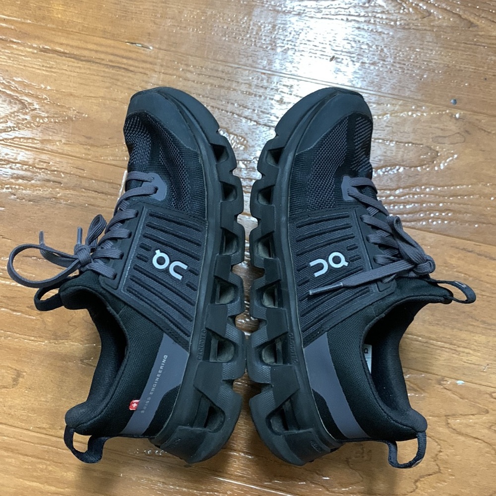 On Running Cloudswift cloudtech Running Shoes
